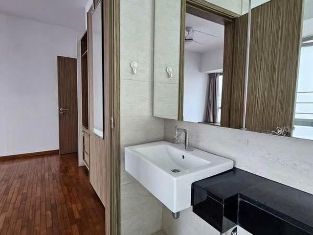 Trevista D12, Condominium