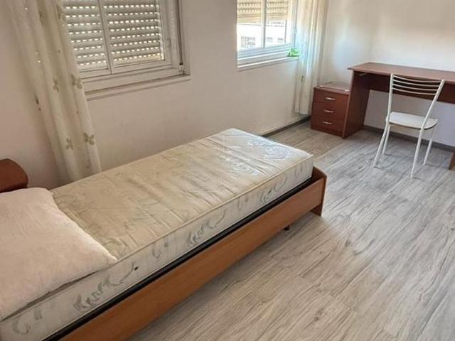 Tre stanze catania centro ambosessi attico