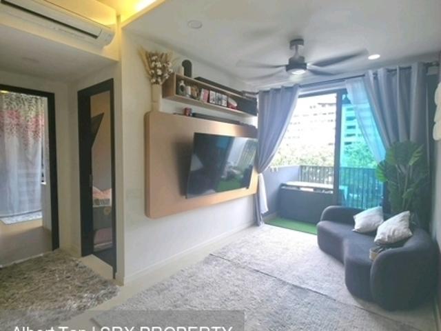 Treasure At Tampines D18, Condominium