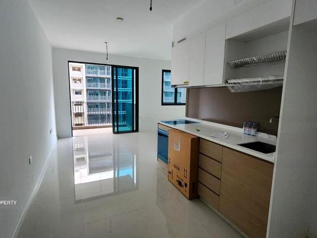 Treasure At Tampines D18, Condominium