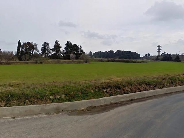 TREBES, Parcelle de terre agricole d'un seul tenant de 10 890 m²
