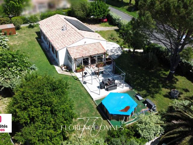 TREBES Villa de plain pied 145 m² 5 chambres Parcelle arborée de 1304 m²