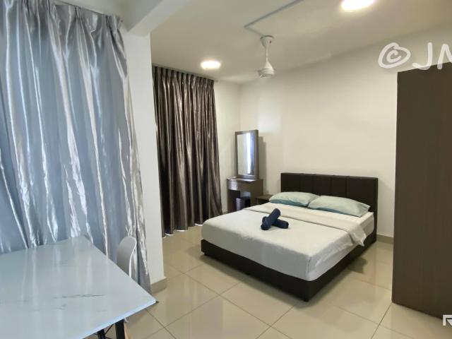 Trefoil Master Bedroom with Attached bathroom