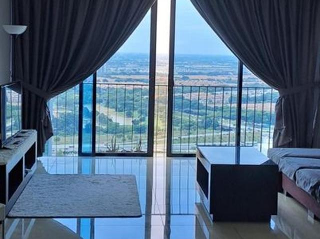 Trefoil Service Residence, Setia City