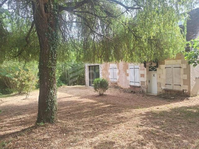 TREIGNY, maison ancienne F2
