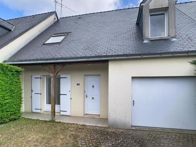 TRELAZE: Maison de 4 chambres, jardin, garage