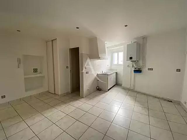 Trélazé 49800 Location appartement 2 pièces t2 cave