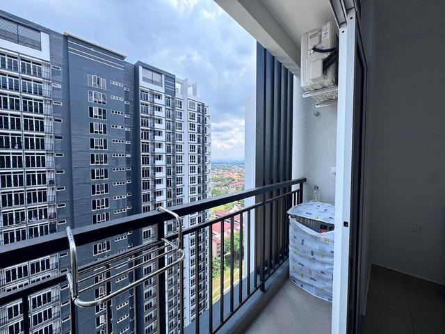 Trellis Jb town walking ciq bukit charger studio bus studio