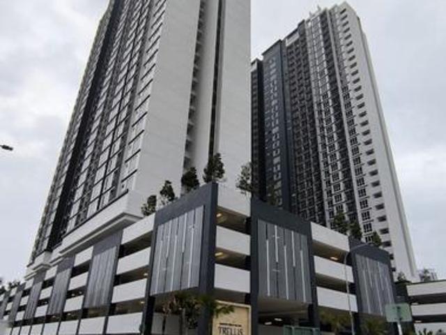 TRELLIS RESIDENCE Town area 2B2B Near CIQ Yahya Awal Saujana