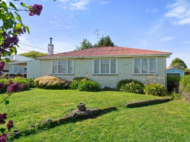 238 High Street North, Carterton Tremains Real Estate Ltd