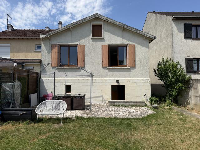 TREMBLAY EN FRANCE VERT GALANT MAISON INDIVIDUELLE AVEC SOUS SOL AMÉNAGÉ ET DÉPENDANCE