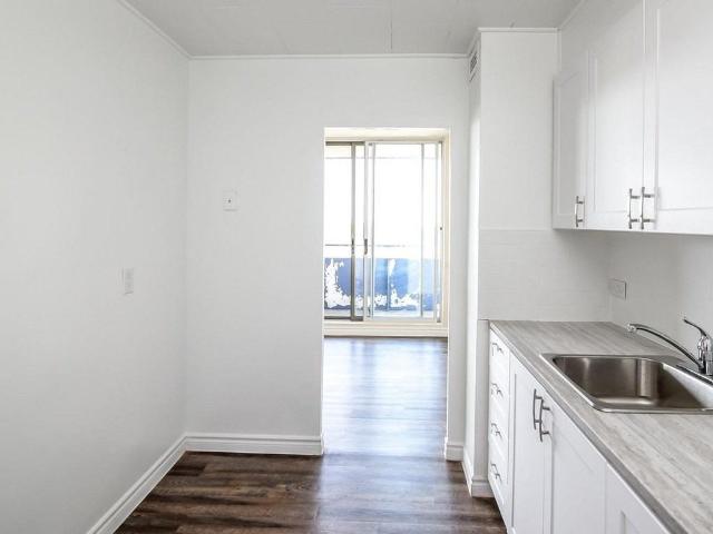 Tremont Apartments 1 Bedroom Apartment for Rent at 16 Tremont Dr, St. Catharines, ON L2T 3A9 Glenridge