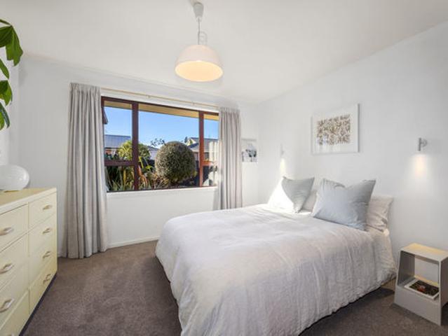 Trendy, Light and Bright Rear Unit