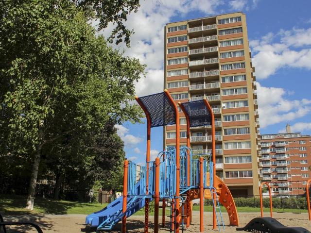Trent & Kingsley 1 Bedroom Apartment for Rent at 5550 Av Trent, Côte Saint Luc, QC H4W 2B9