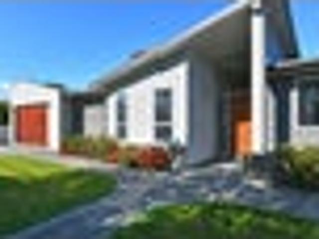 Trentham, 4 bedrooms, $950 pw