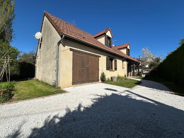 TREON Pavillon traditionnel 4 chambres + Garage