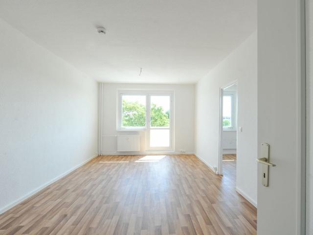 Treppensteigen lohnt sich, renovierte Wohnung ab sofort!