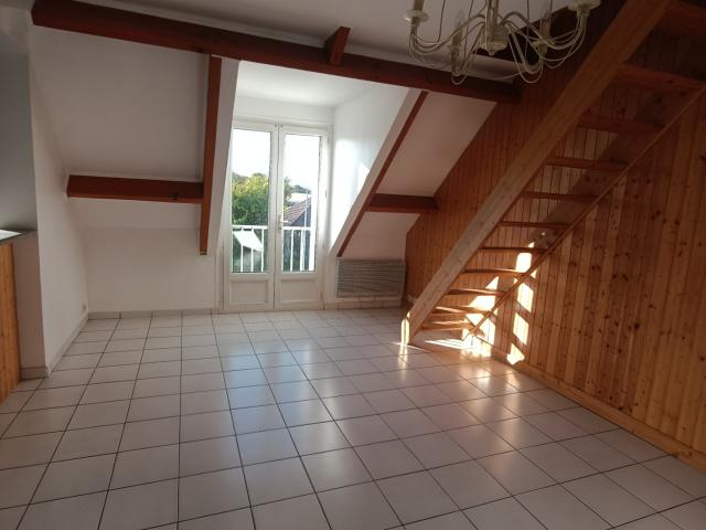 TRES BEAU 2/3 PIECES DE 89 M2 AU SOL