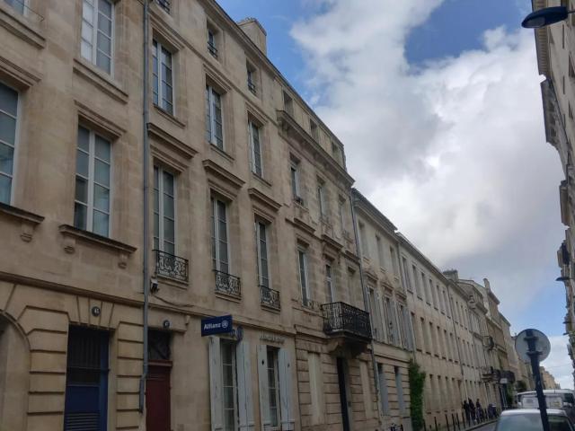 TRES BEAU BUREAU 40m² PROCHE GAMBETTA