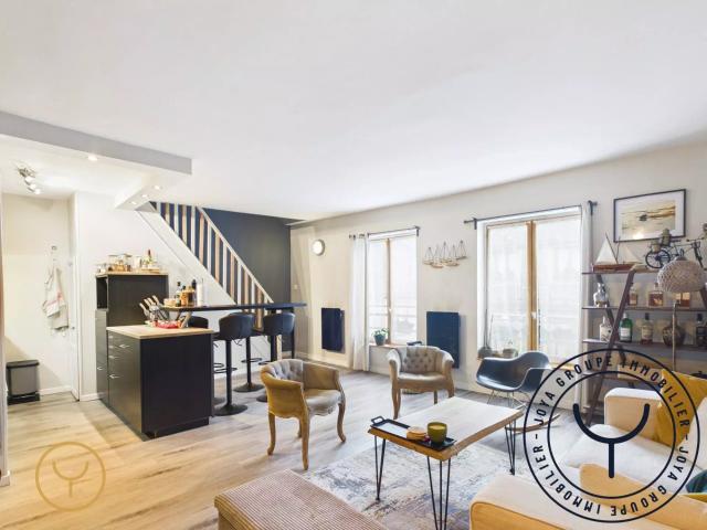 Très beau deux pièces duplex au centre ville