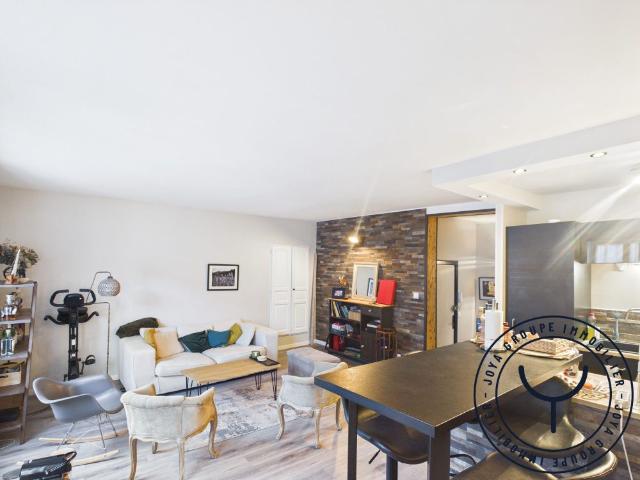 Très beau deux pièces duplex au centre ville