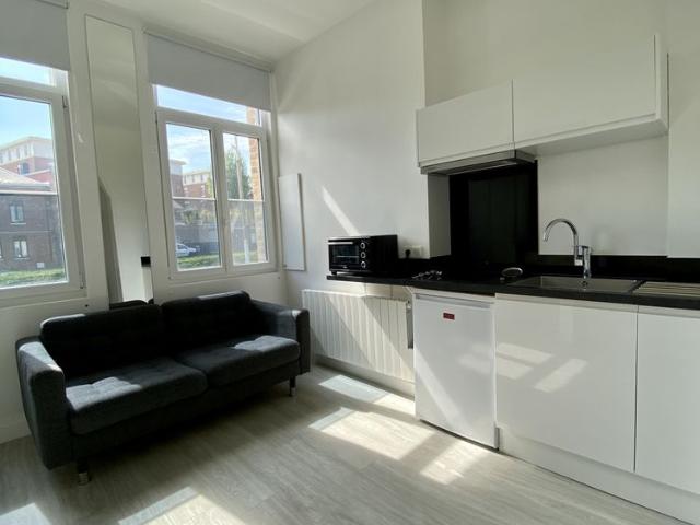 Très beau studio meublé AU PIED DE L'ESIEE