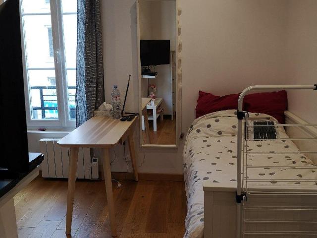Trés beau studio meublé proche Paris et transports
