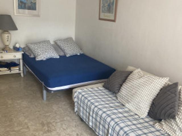 Très beau studio avec belle terrasse 12m2 à une rue de la mer