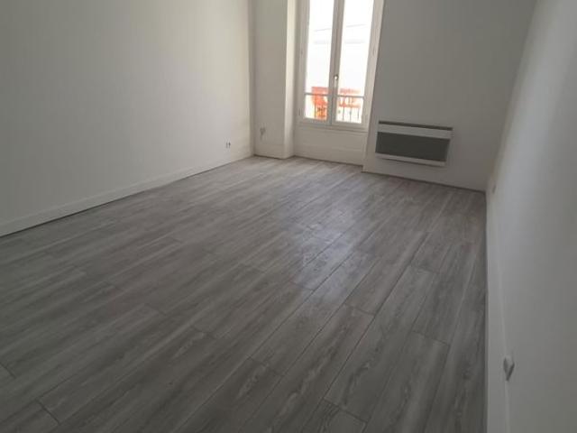 Tres beau studio renove proche quartier tribunal de pontoise