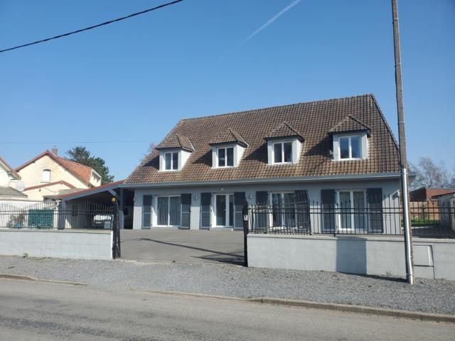 TRES BEAU PAVILLON INDIVIDUEL SEMI PLAIN PIED DE 168 M2