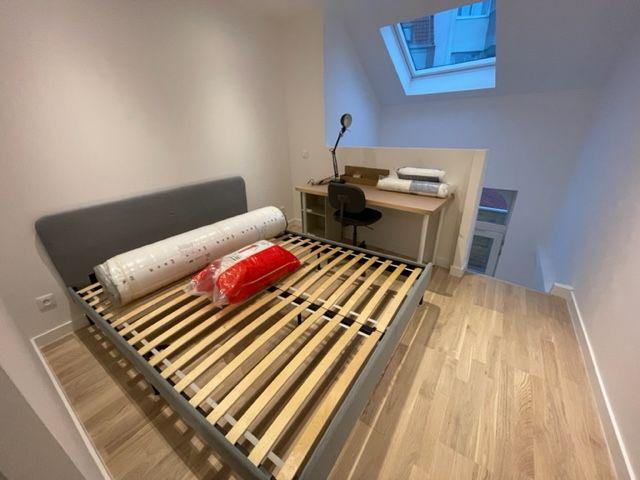 TRES BEAU T1 BIS MEUBLE RUE SOLFERINO AVEC TERRASSE réf G515 20