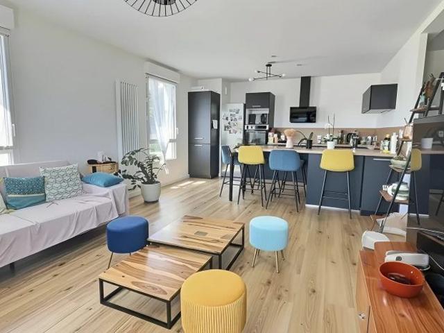 TRES BEAU T3 DS RESIDENCE RECENTE