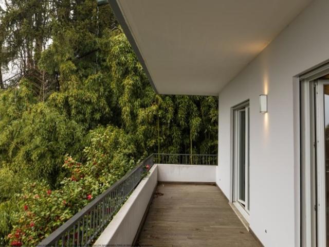 Très beau T3 lumineux à proximité immédiate des transports avec superbe balcon !