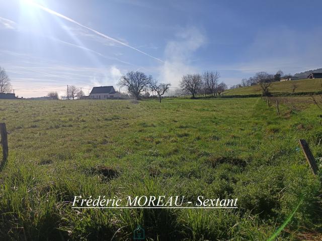 Trés beau terrain constructible double accès