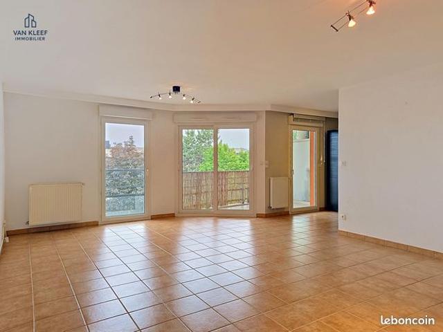 Très bel appartement T3 de 79 m², lumineux, avec terrasse, garage et cave