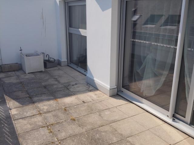 TRES BEL APPARTEMENT T2 AVEC SON GRAND BALCON SECTEUR FRONT DE MER