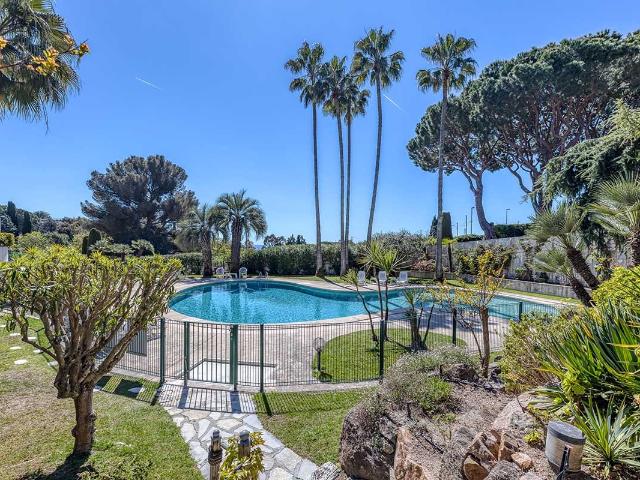 Tres Bel Appartement Avec Toit Terrasse Et Vue Mer 86m² Cannes