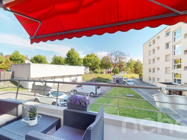 Très bel appartement comme neuf avec balcon et garage !
