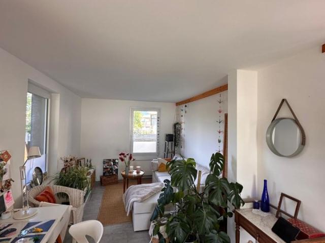 Très bel appartement de 2 pièces avec terrasse et jardin