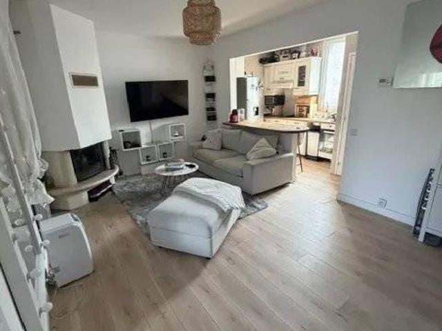 Très bel appartement de type F2 meublé en rez de jardin