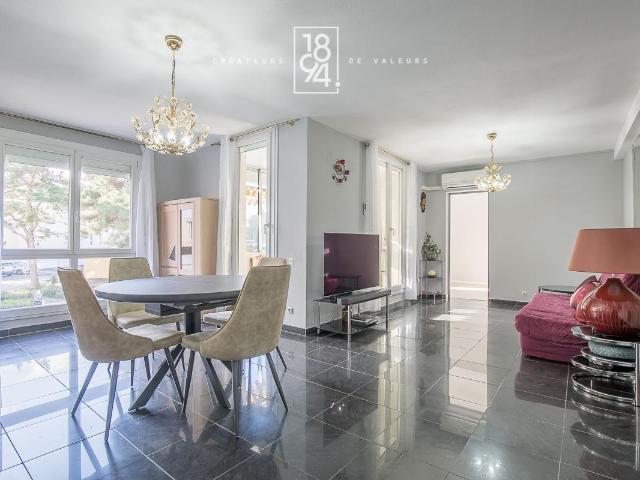 Très bel appartement de type 4 avec terrasse à la Vieille Chapelle Marseille 8ème