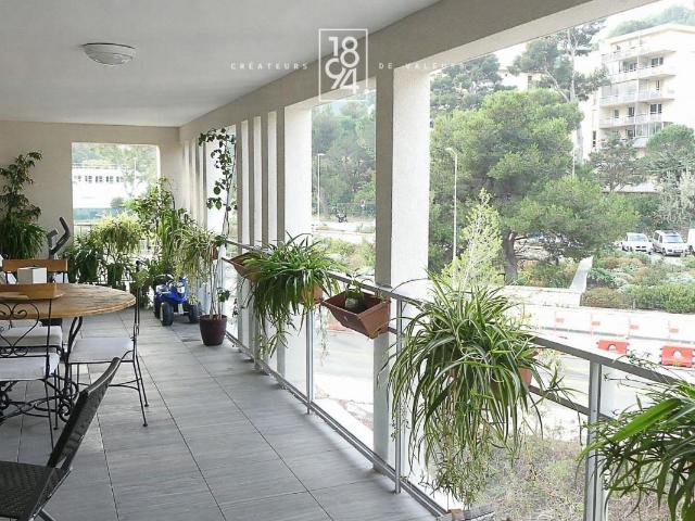 Très bel appartement de type 4 avec une grande terrasse Le Redon13009