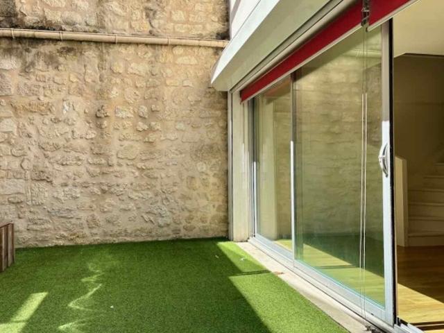 TRÈS BEL APPARTEMENT DUPLEX TERRASSE PARKING BORDEAUX CHARTRONS