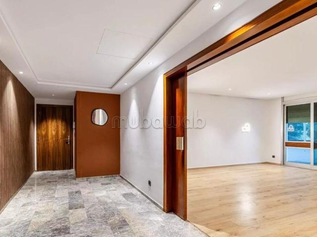 Très bel appartement en location à Aviation Mabella. Surface totale 165 m². Terrasse