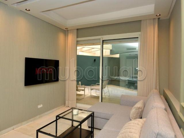 Très bel appartement en location à Bourgogne Ouest. 2 pièces confortables. Bien meublé