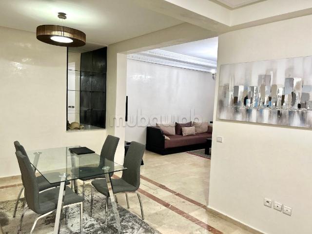 Très bel appartement en location à Riyad. Superficie 105 m². Bien meublé