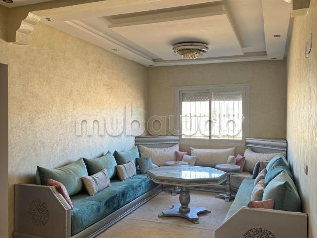 Très bel appartement en location à Tassila proche Al Houda. Surface de 60 m². Meublé