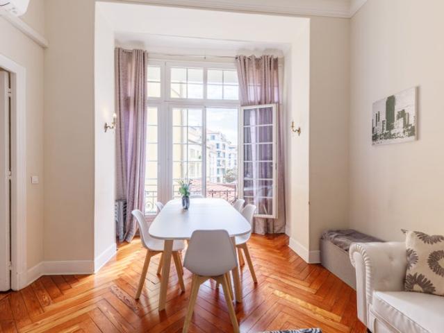 très bel appartement immeuble bourgeois