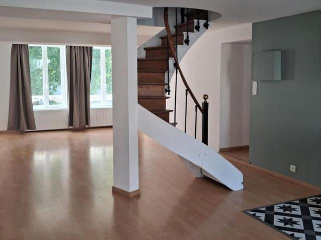 Très bel appartement situé en plein centre ville