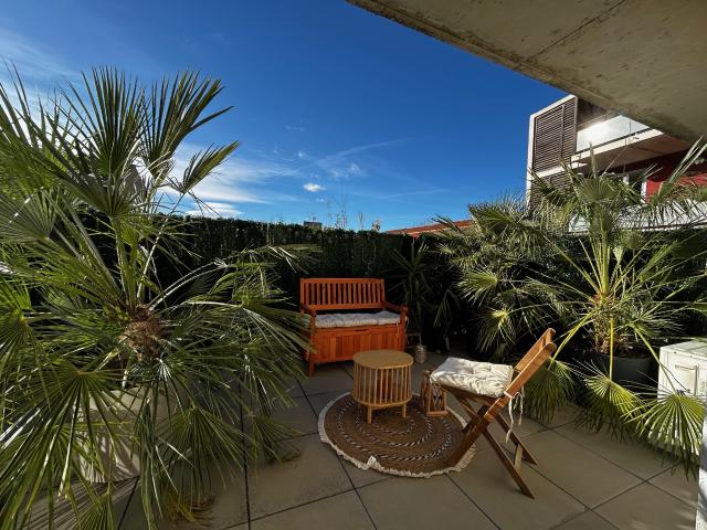 TRES BEL F3 + PARKING ENTRE PLACE CATALOGNE ET GARE